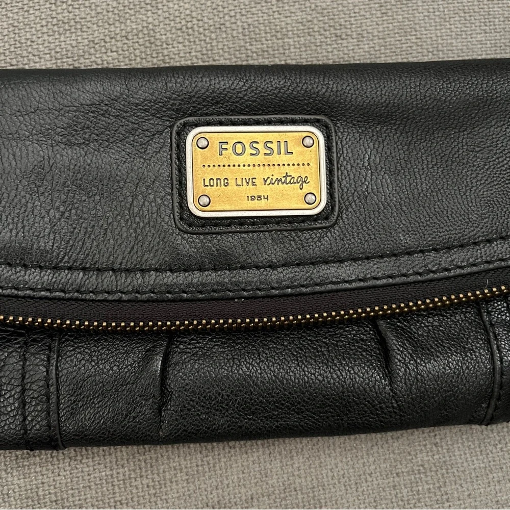 Vintage Fossil Black Emory Leather Fold Over Wristlet Wallet
